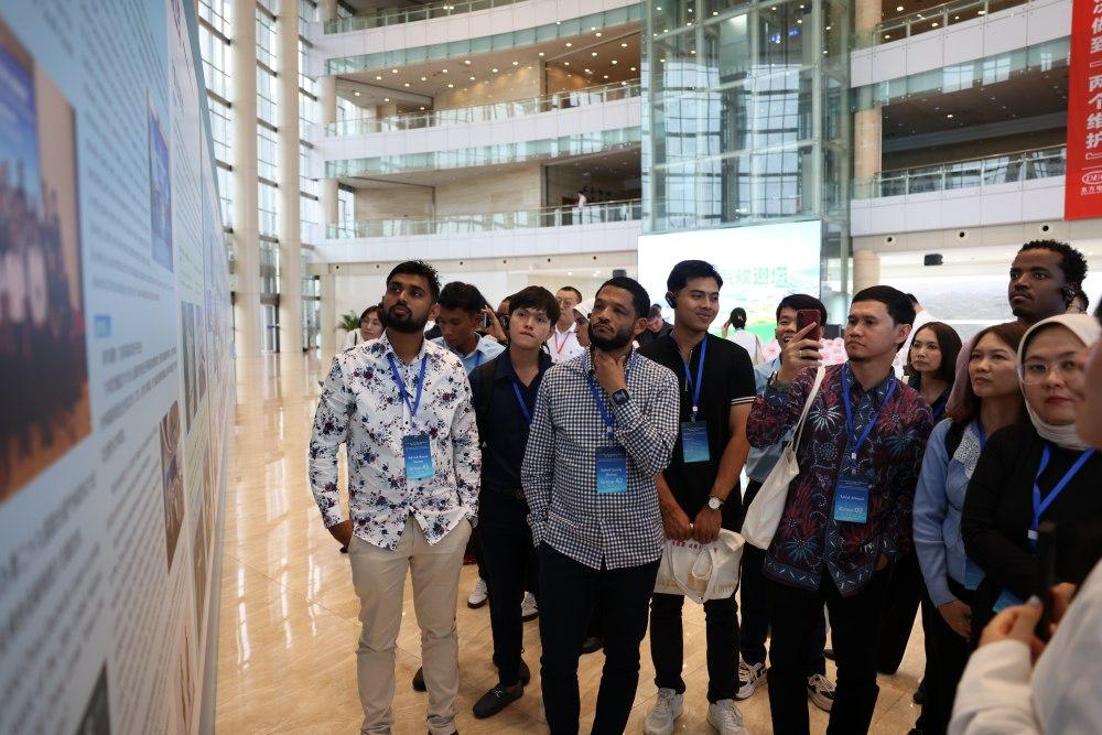 學(xué)員參展。黃雙湖攝